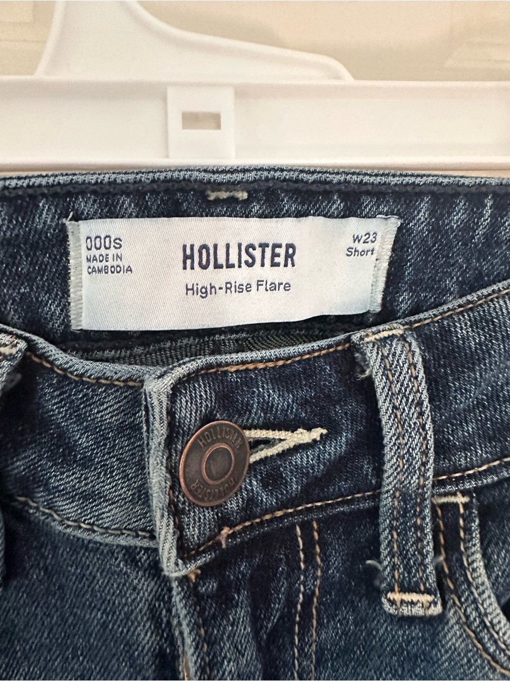 Hollister High-Rise Wide Flare Jeans - Indigo Wash